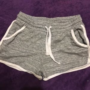 Flattering grey shorts